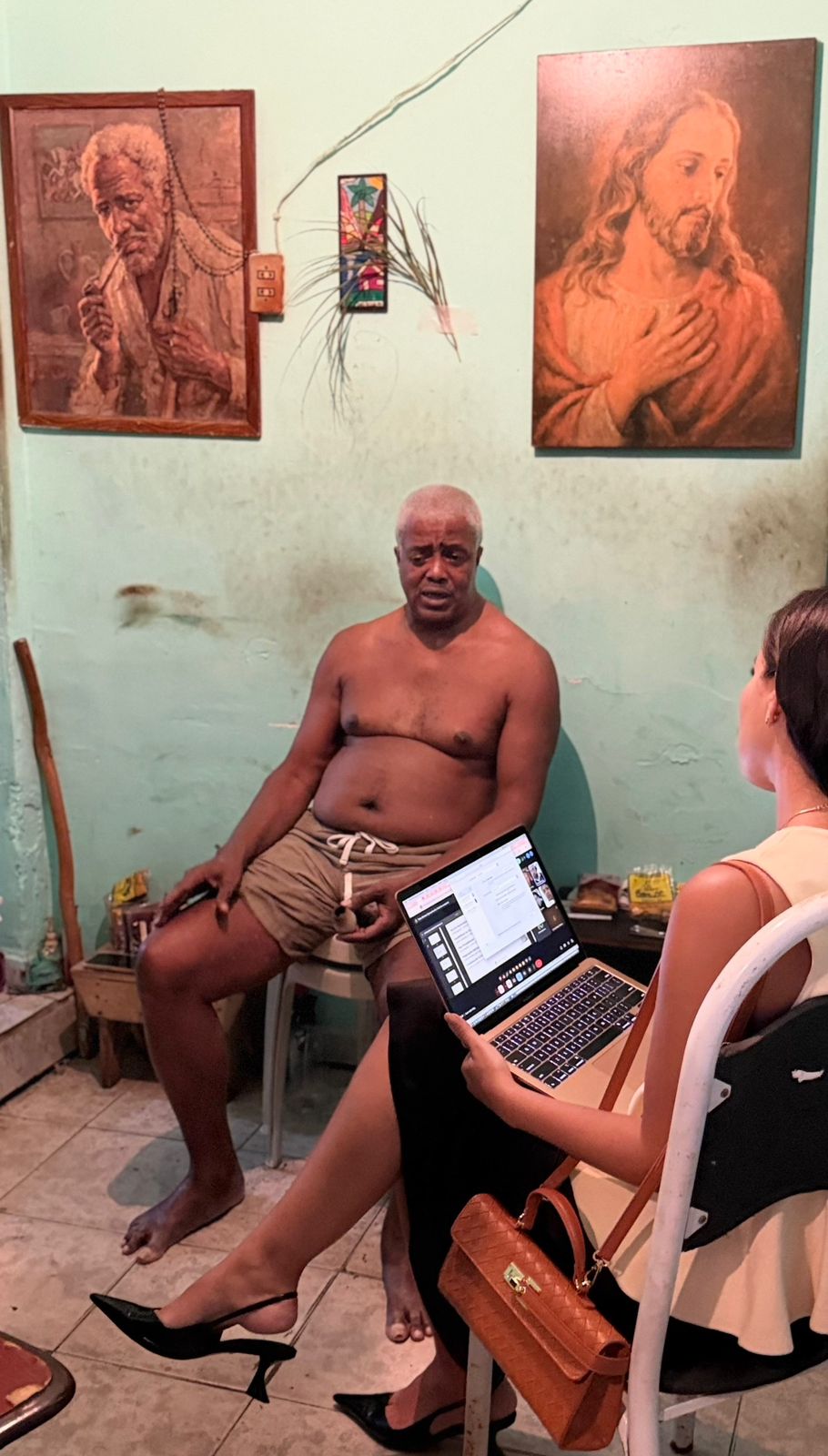 Atendimento dentro de uma casa